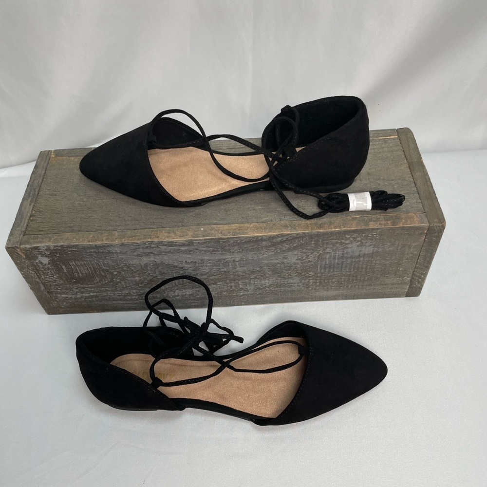 3/$25💥 NEW Old Navy Pointed Toe Ankle Wrap Flats Sz 6 M4 - Picture 8 of 8